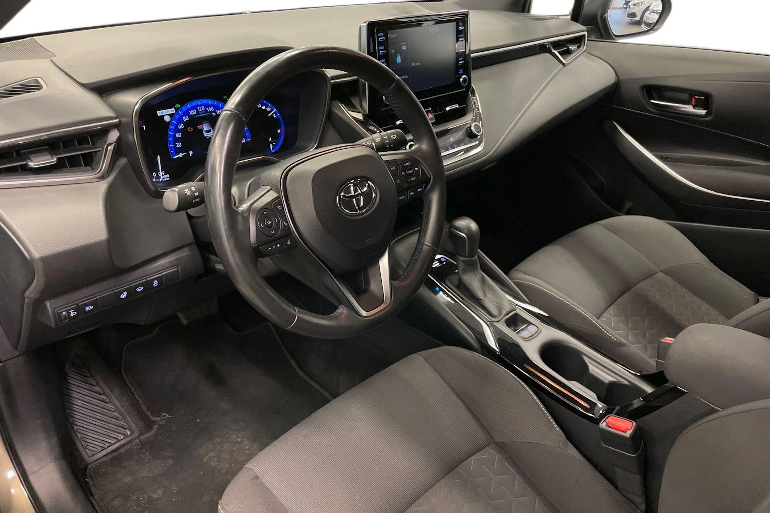 ruskea (beige) Toyota Corolla 2019 kuva 6.