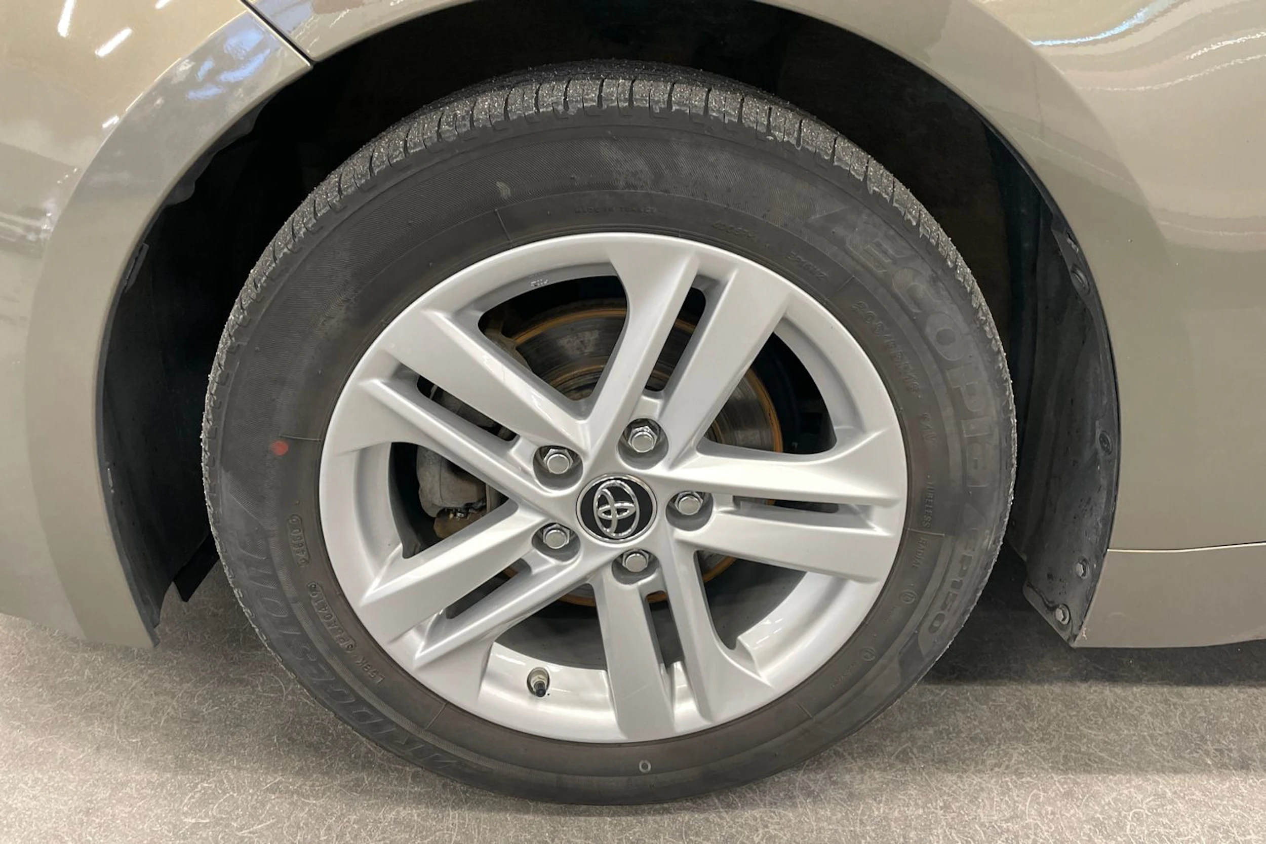 ruskea (beige) Toyota Corolla 2019 kuva 10.
