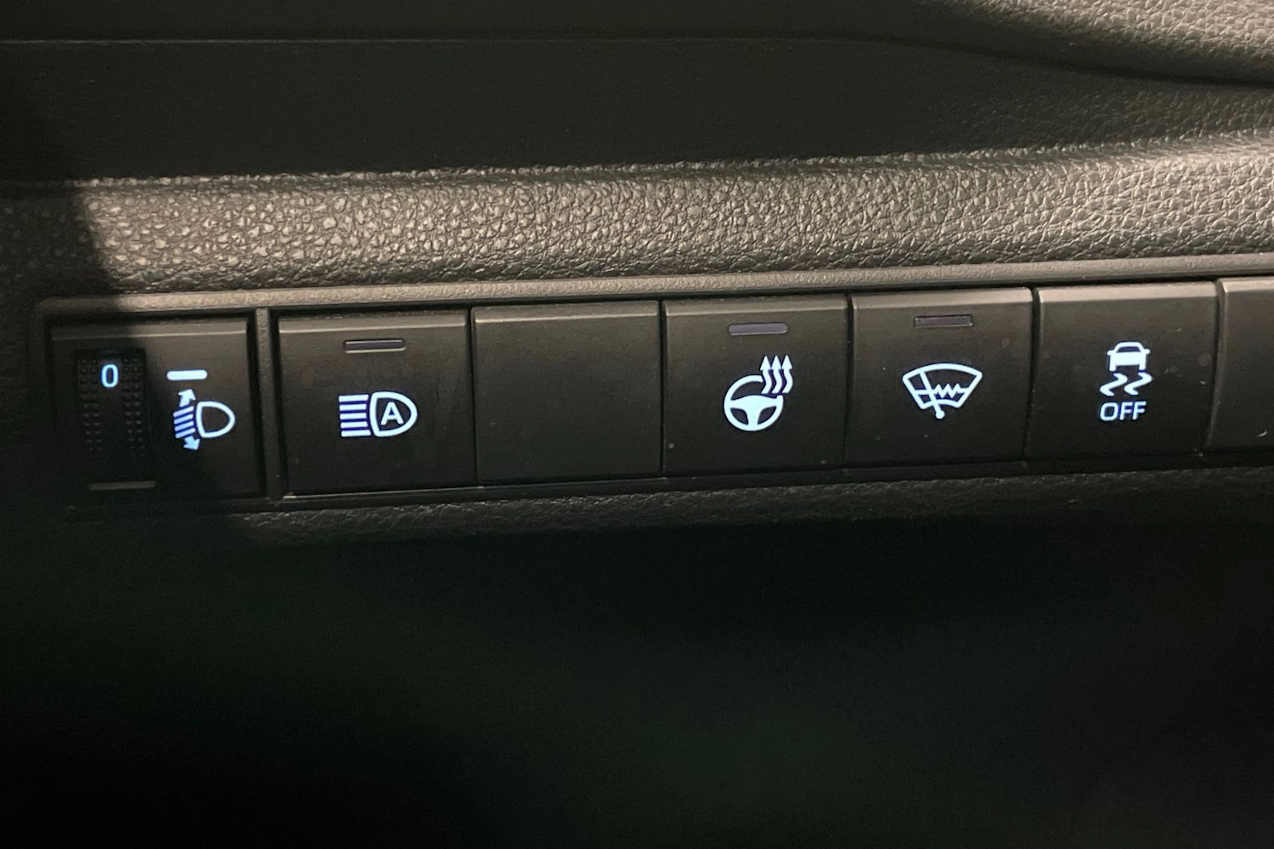 ruskea (beige) Toyota Corolla 2019 kuva 15.