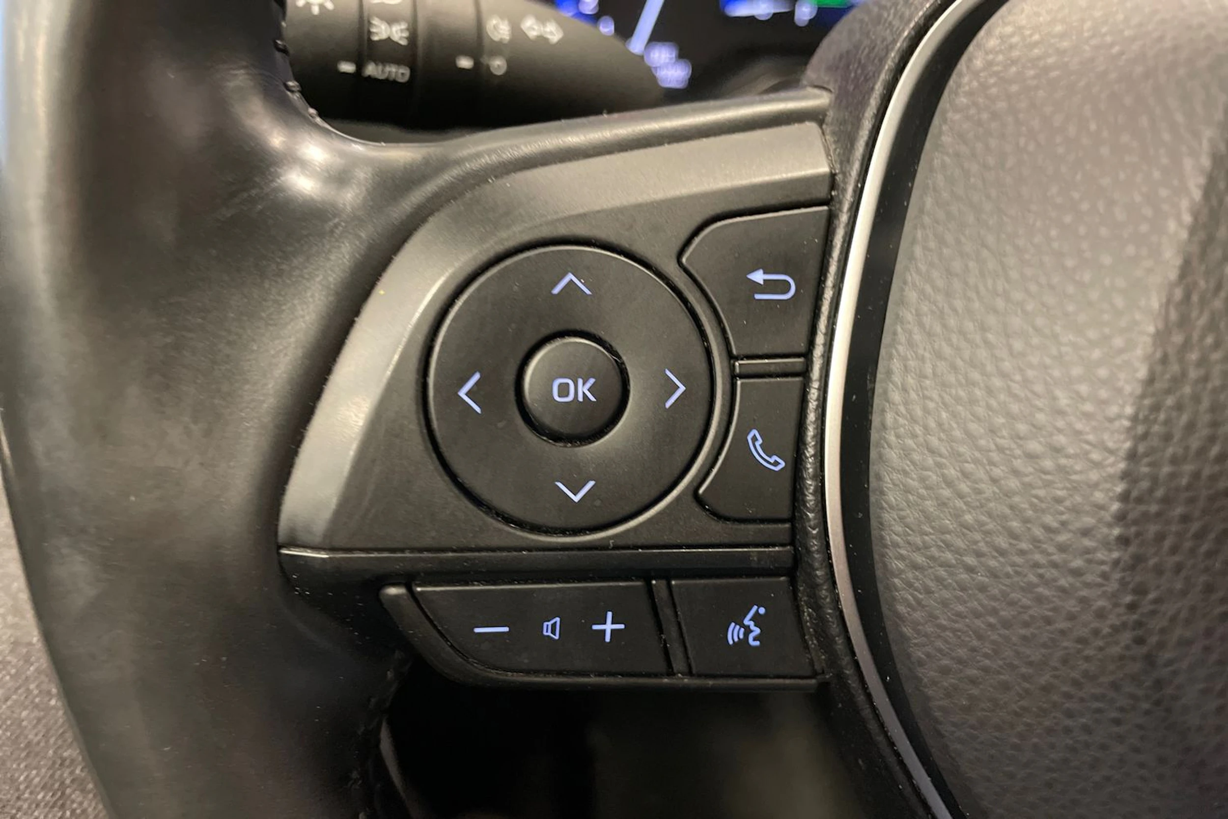 ruskea (beige) Toyota Corolla 2019 kuva 17.