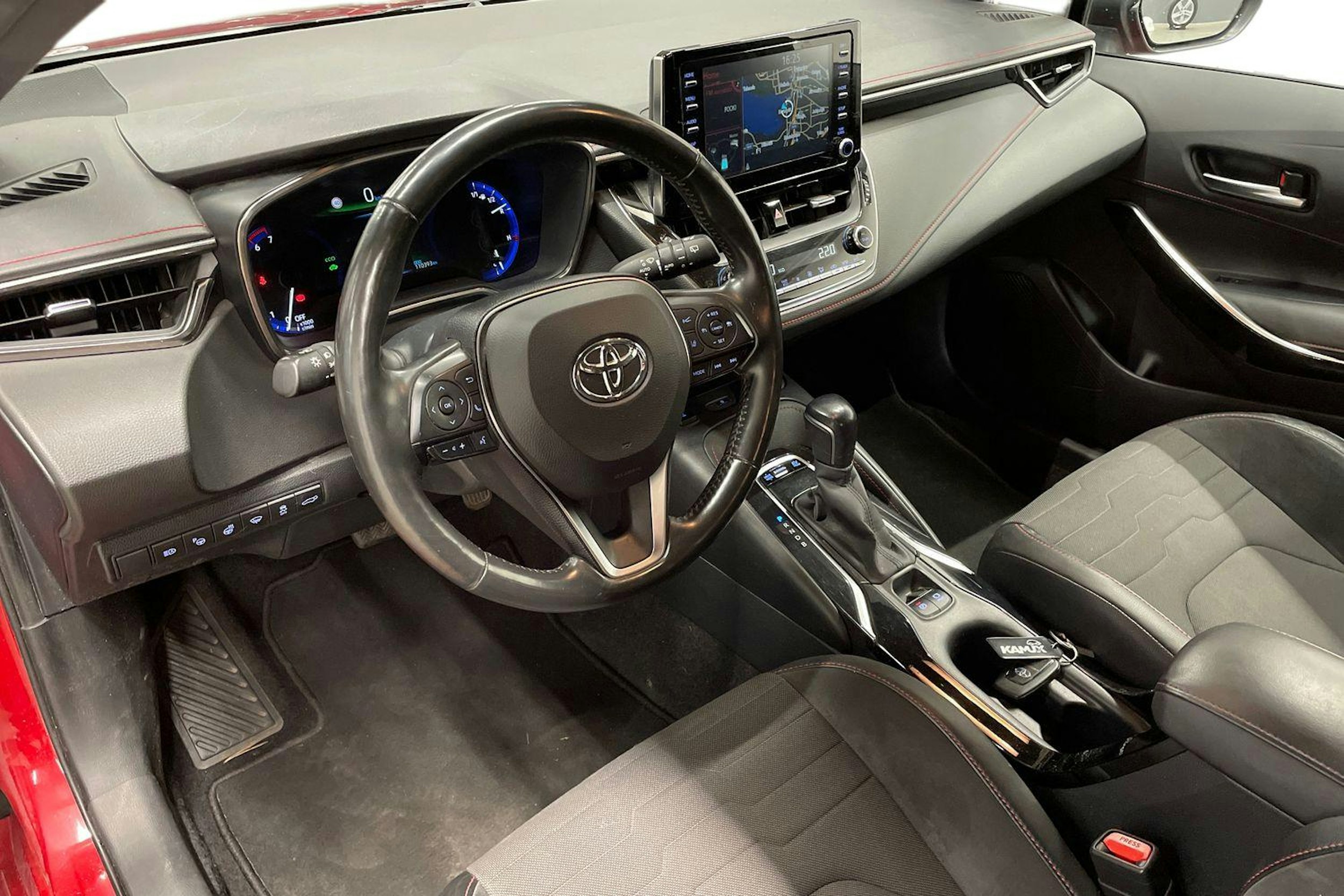 met. punainen Toyota Corolla 2019 kuva 7.