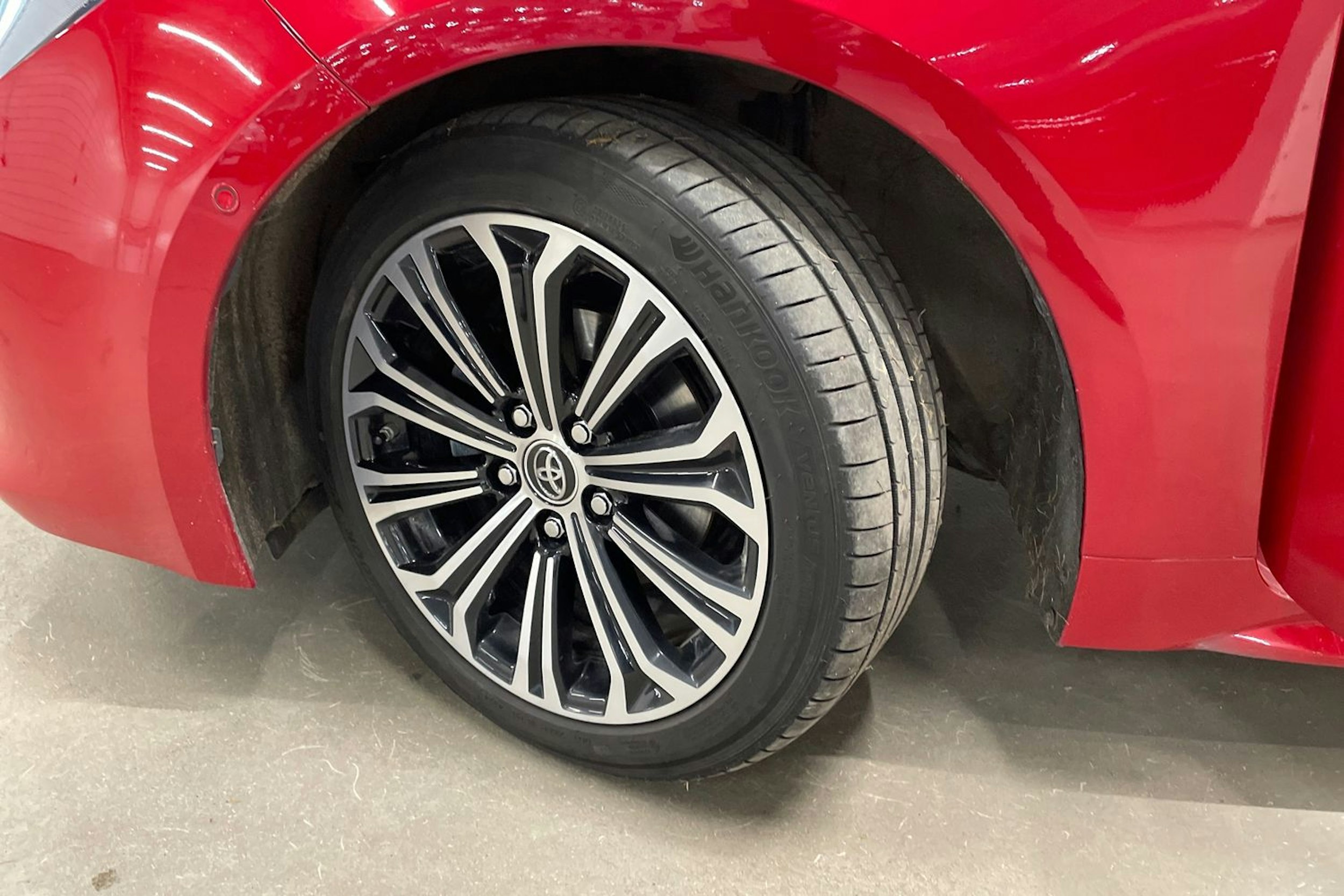 met. punainen Toyota Corolla 2019 kuva 13.