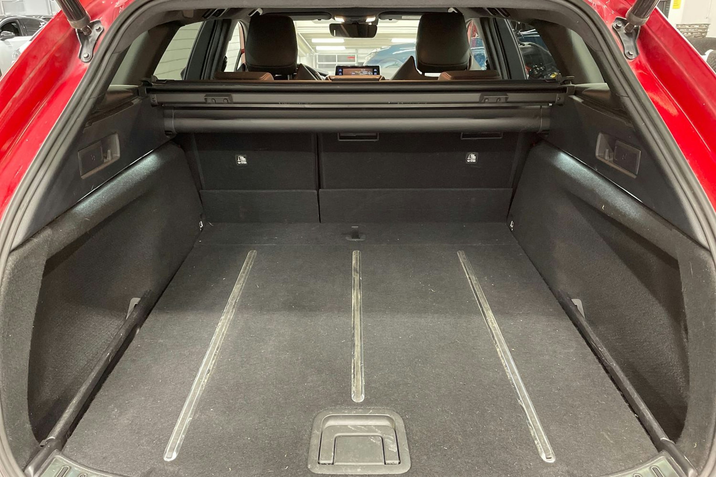 met. punainen Toyota Corolla 2019 kuva 15.