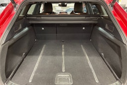 met. punainen Toyota Corolla 2019 kuva 15.