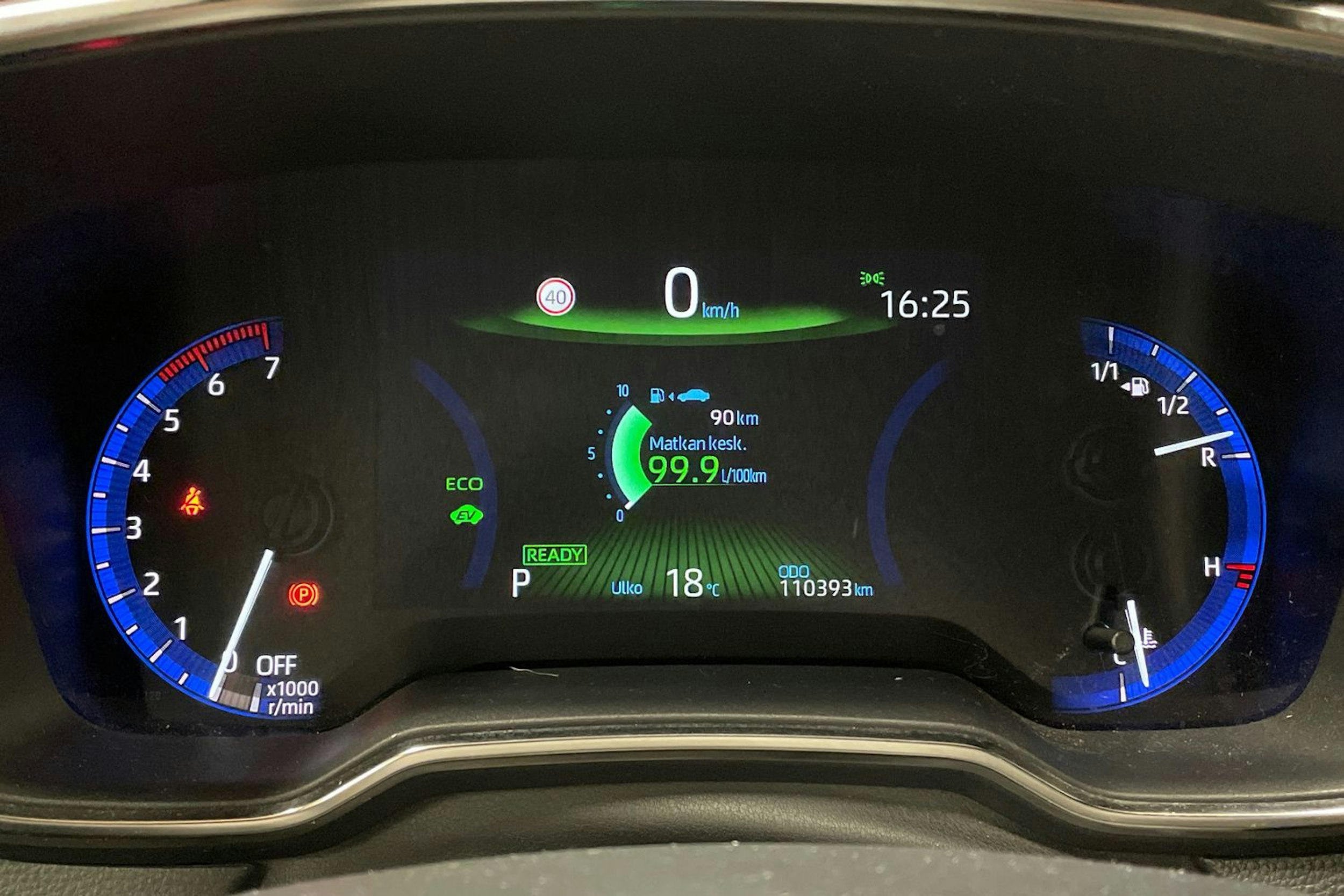 met. punainen Toyota Corolla 2019 kuva 16.