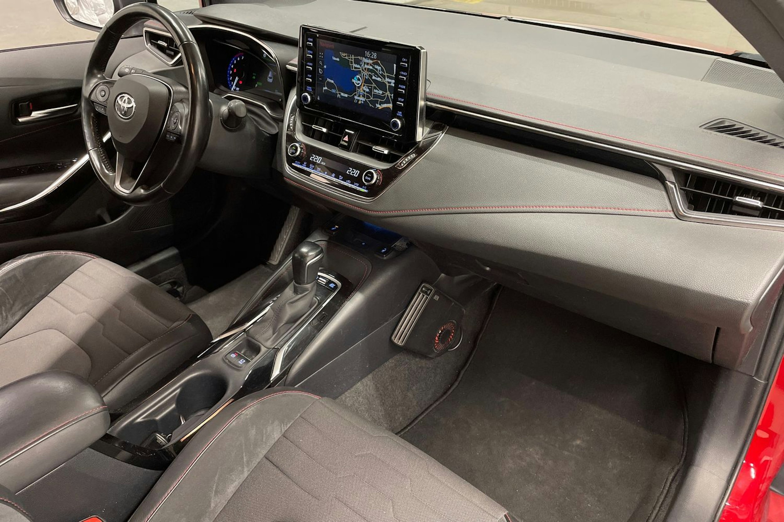 met. punainen Toyota Corolla 2019 kuva 27.