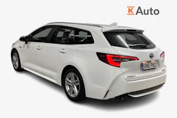 valkoinen Toyota Corolla 2019 kuva 2.