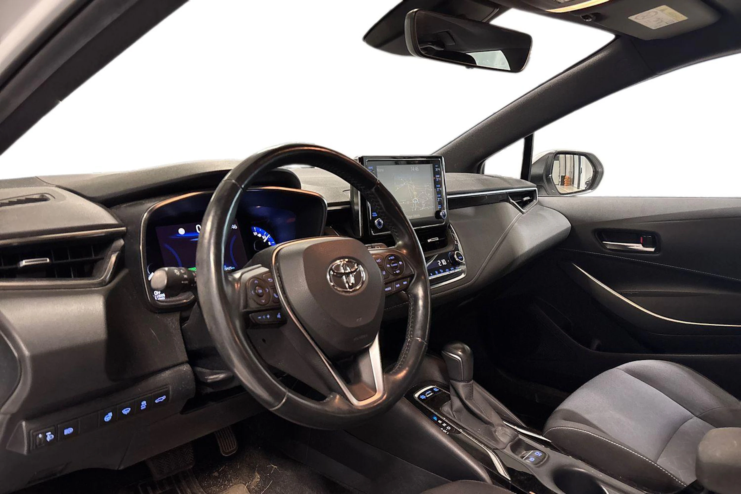 valkoinen Toyota Corolla 2019 kuva 3.