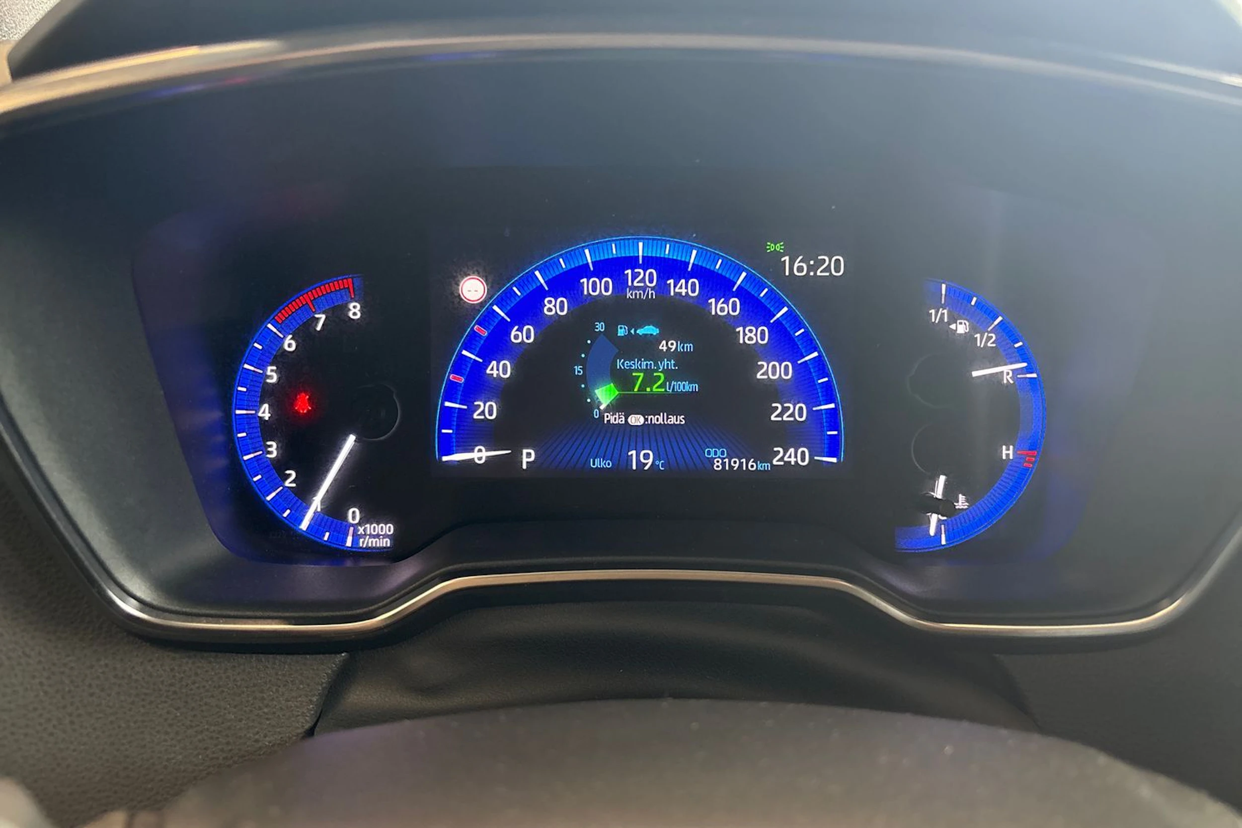 ruskea (beige) Toyota Corolla 2019 kuva 18.