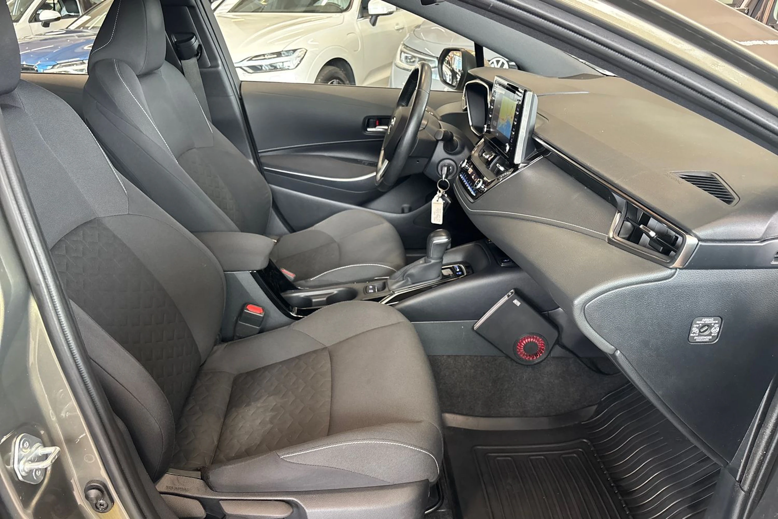 ruskea (beige) Toyota Corolla 2019 kuva 23.