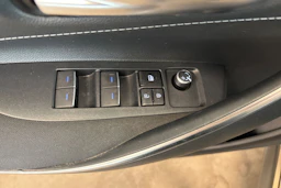 ruskea (beige) Toyota Corolla 2019 kuva 26.