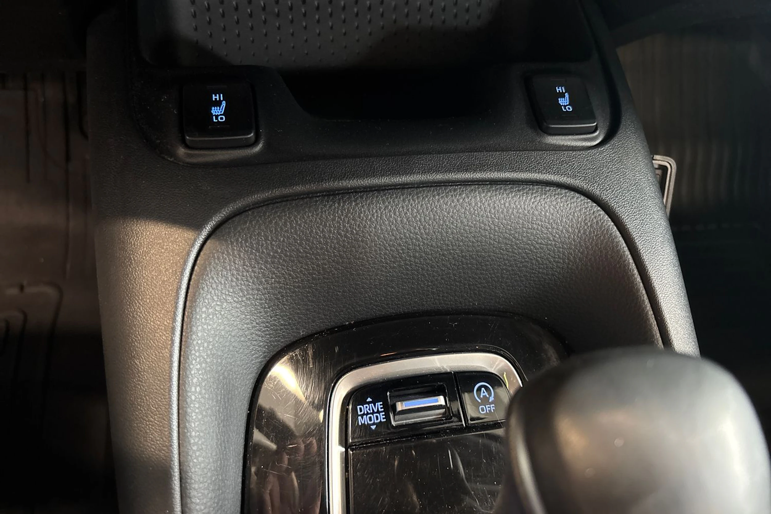 ruskea (beige) Toyota Corolla 2019 kuva 32.