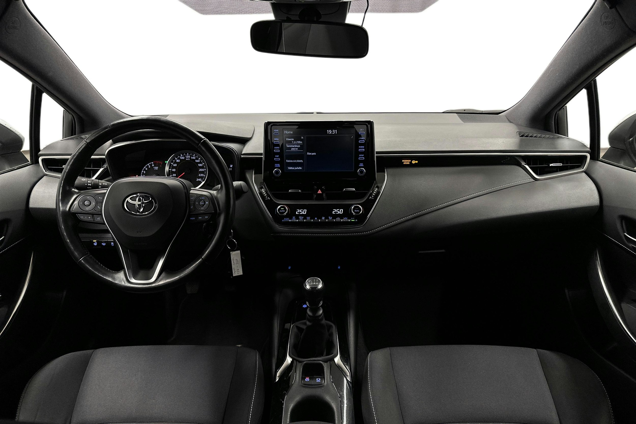 harmaa Toyota Corolla 2019 kuva 9.