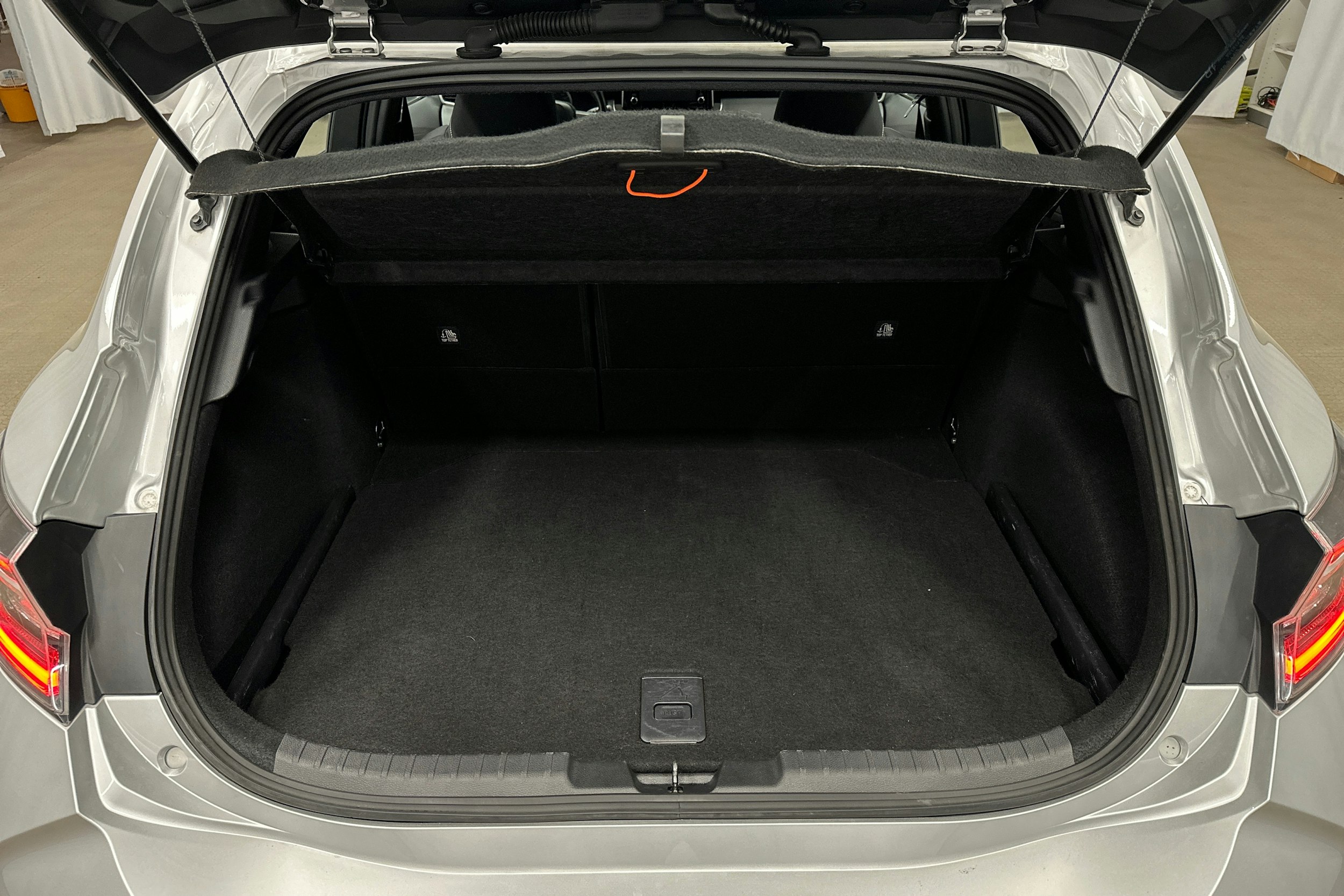 harmaa Toyota Corolla 2019 kuva 14.