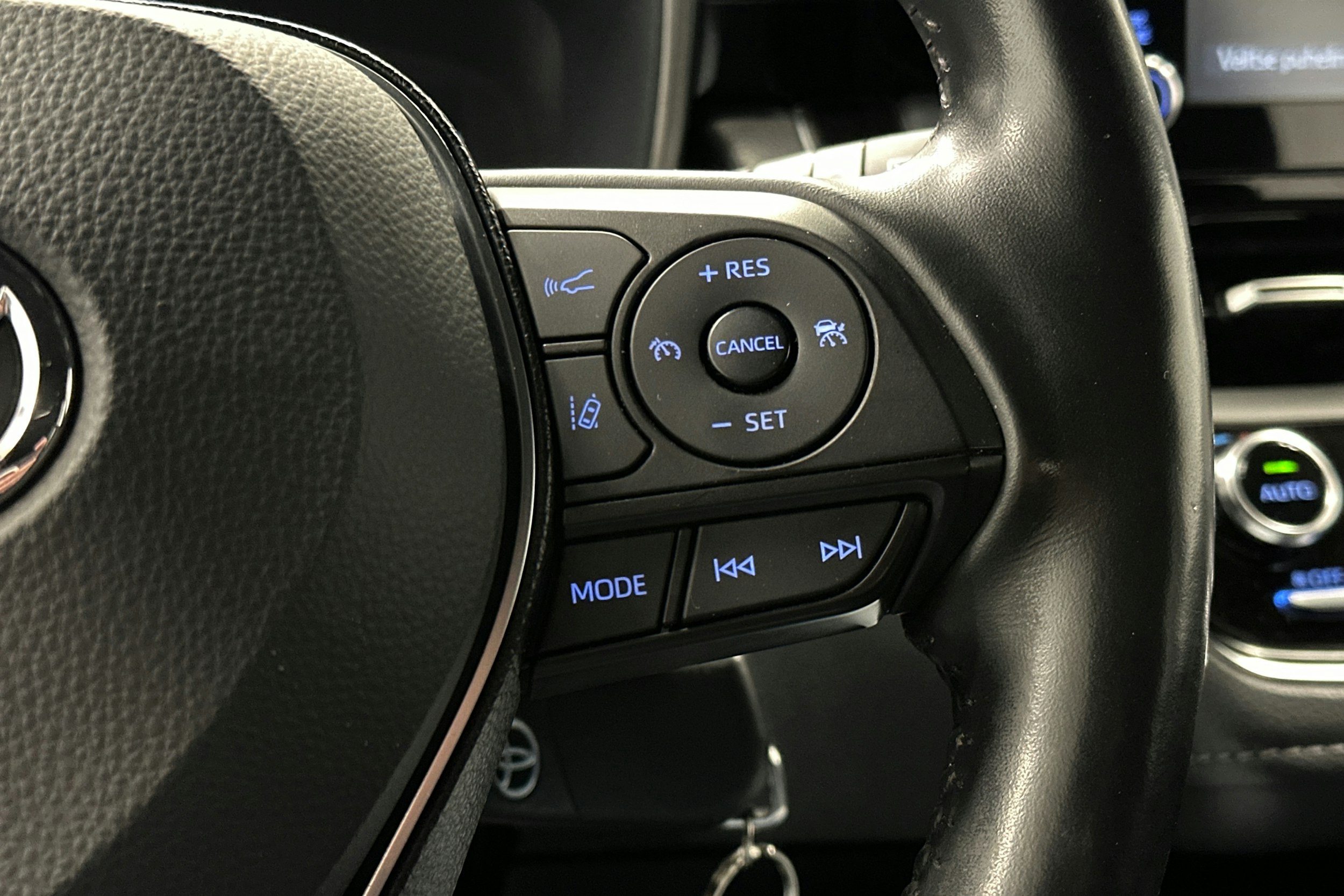 harmaa Toyota Corolla 2019 kuva 18.