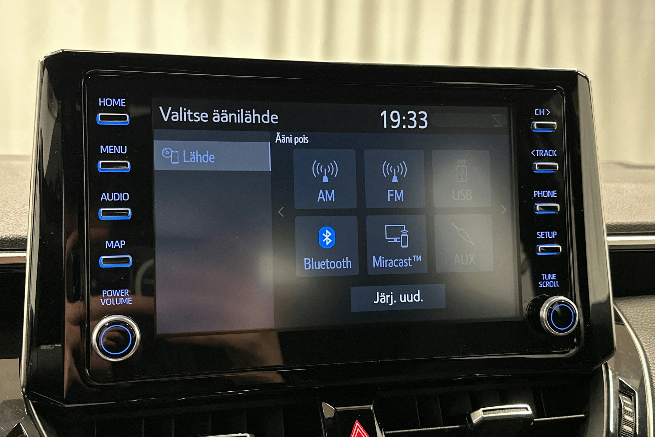 harmaa Toyota Corolla 2019 kuva 21.