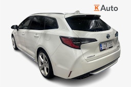 Valkoinen Toyota Corolla 2019 kuva 2.