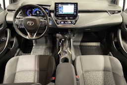 Valkoinen Toyota Corolla 2019 kuva 9.
