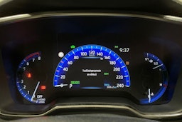 Valkoinen Toyota Corolla 2019 kuva 15.