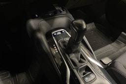 Valkoinen Toyota Corolla 2019 kuva 20.