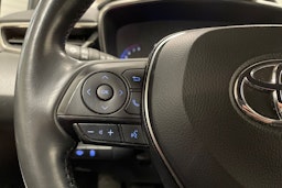 Valkoinen Toyota Corolla 2019 kuva 22.