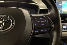 Valkoinen Toyota Corolla 2019 kuva 23.