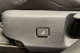 Valkoinen Toyota Corolla 2019 kuva 24.