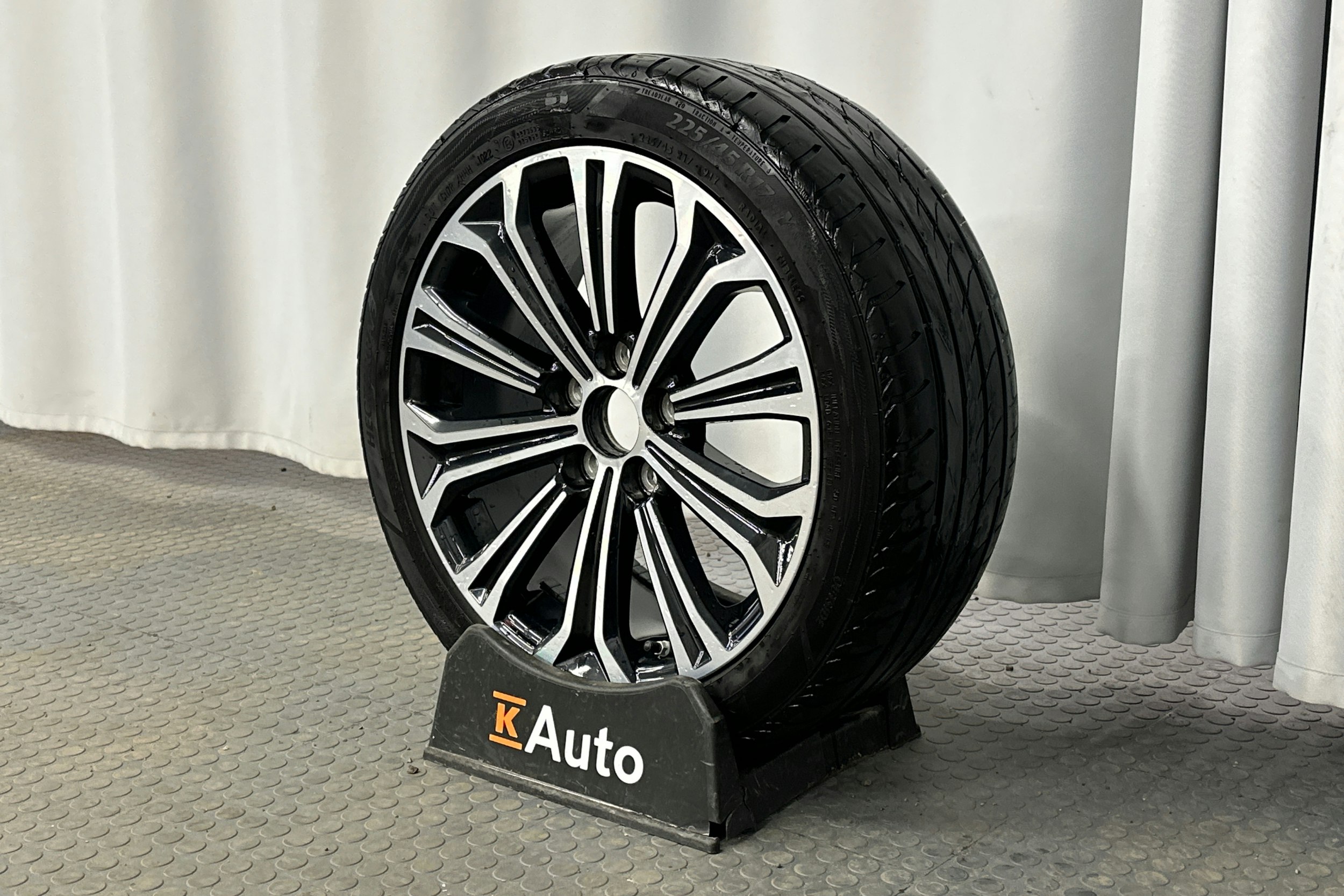 hopea Toyota Corolla 2019 kuva 13.