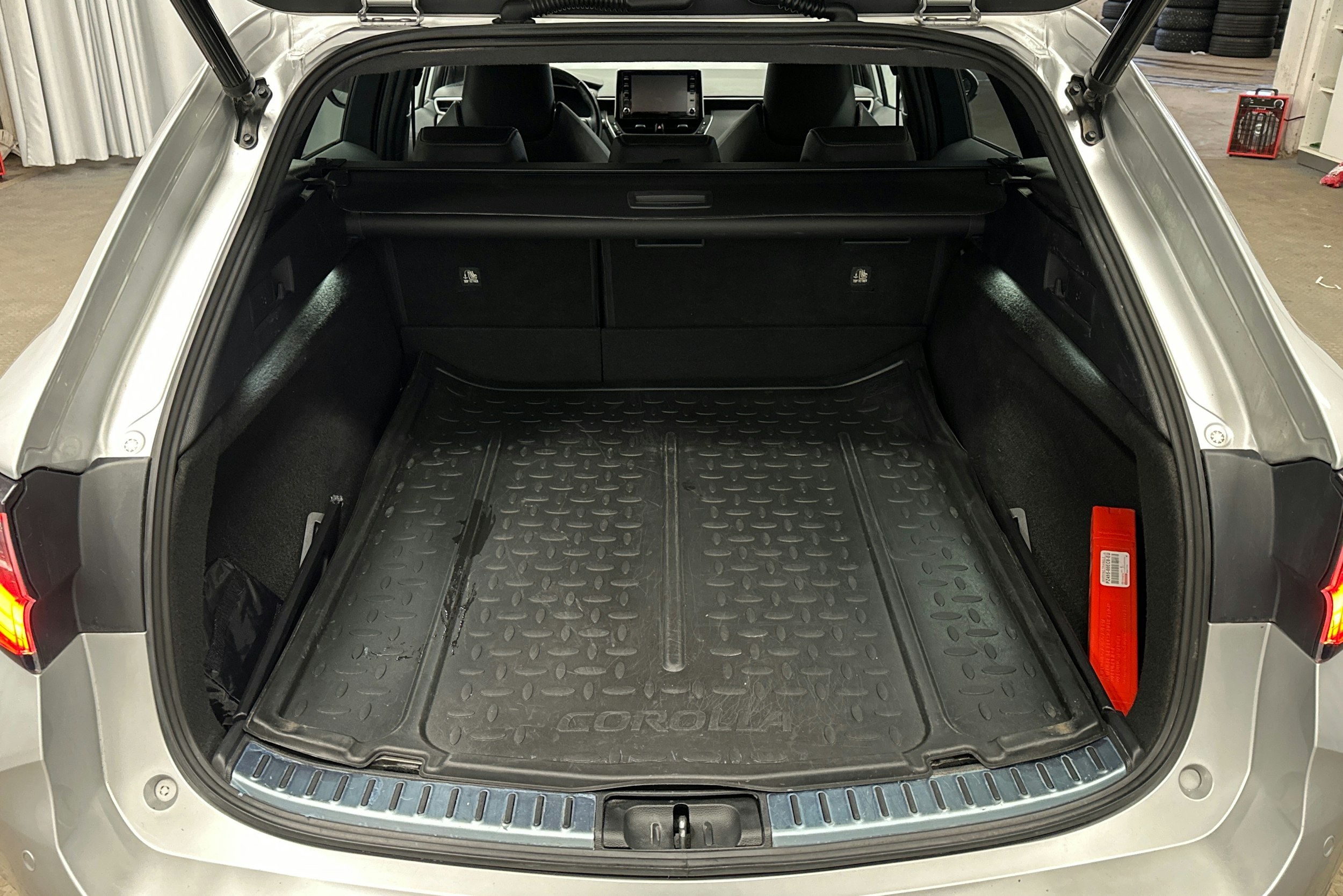 hopea Toyota Corolla 2019 kuva 14.