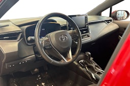 Punainen Toyota Corolla 2019 kuva 3.