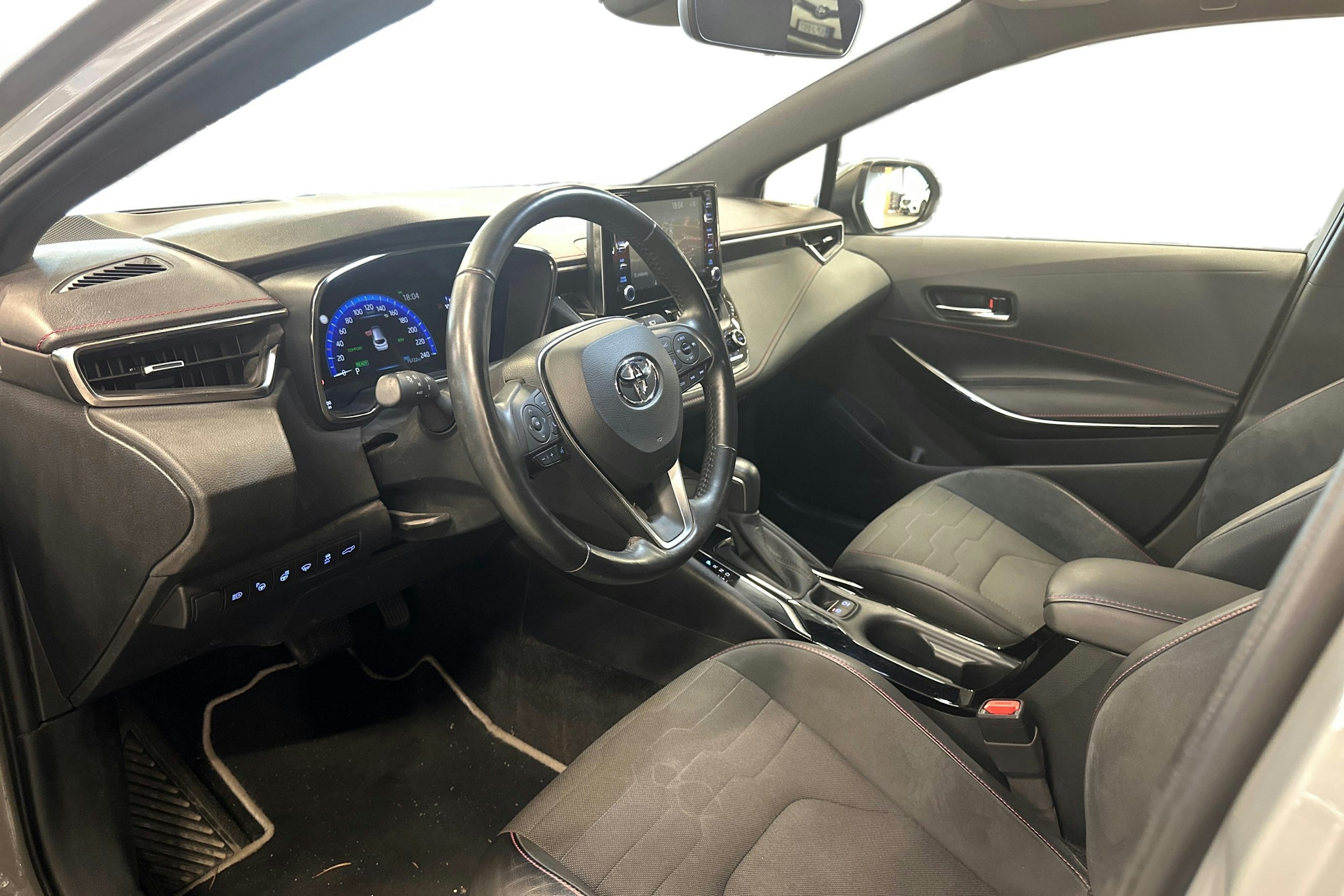 Harmaa Toyota Corolla 2019 kuva 3.
