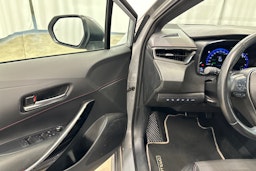 Harmaa Toyota Corolla 2019 kuva 14.
