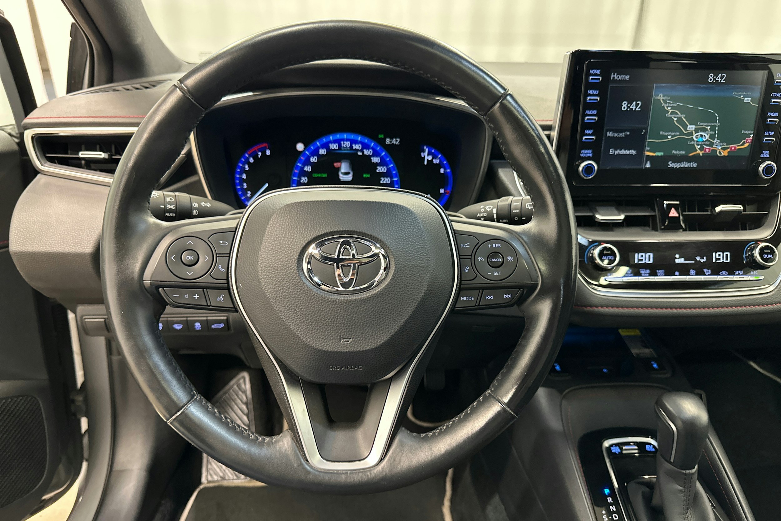 Harmaa Toyota Corolla 2019 kuva 15.
