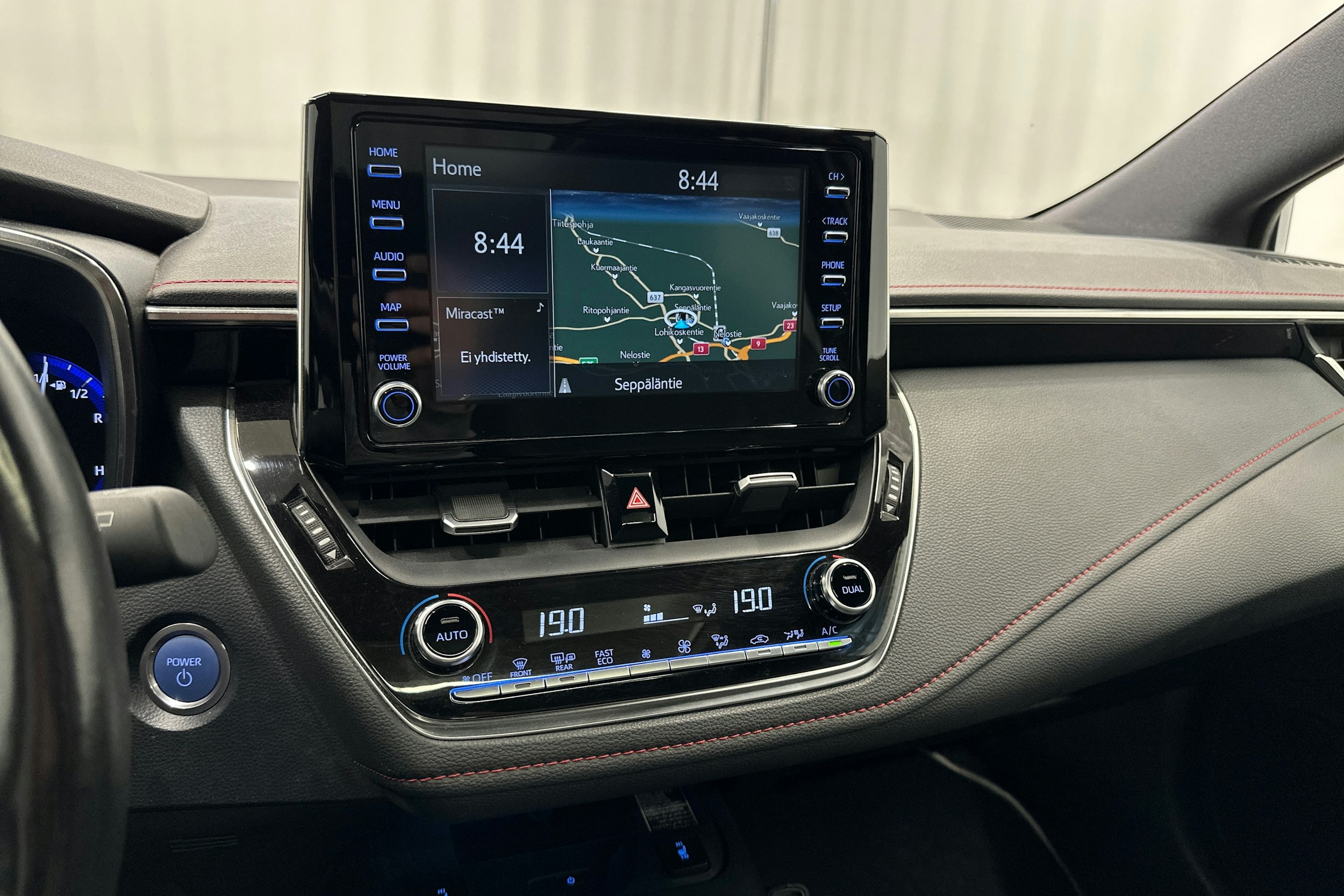 Harmaa Toyota Corolla 2019 kuva 19.