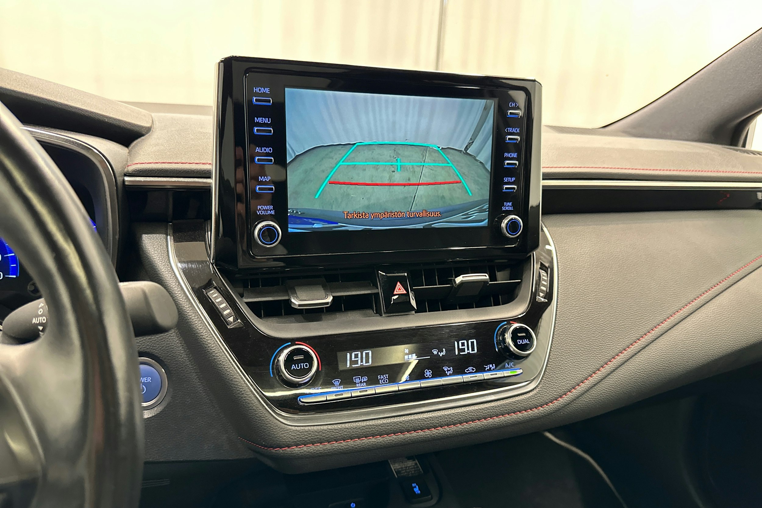 Harmaa Toyota Corolla 2019 kuva 20.