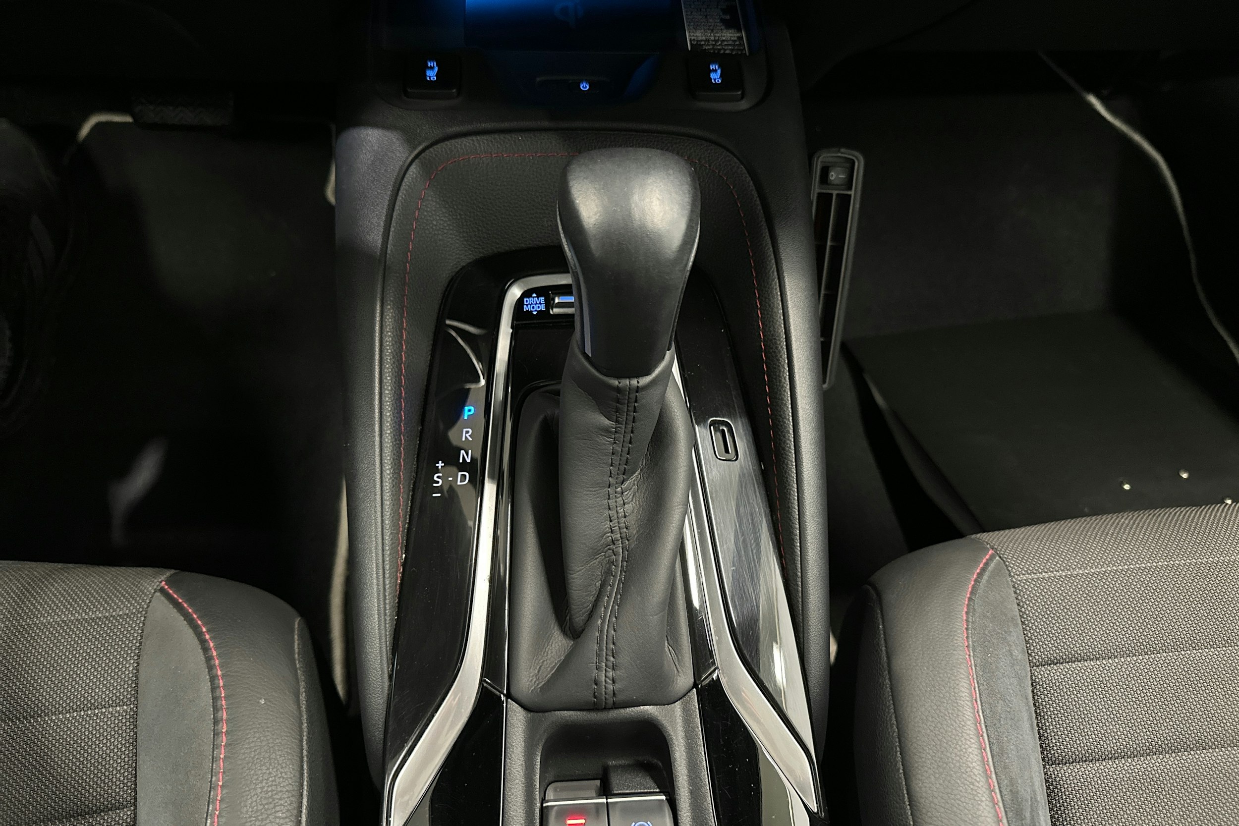 Harmaa Toyota Corolla 2019 kuva 22.