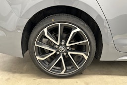 Harmaa Toyota Corolla 2019 kuva 25.