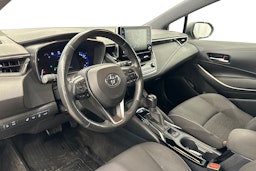 tummanvihreä metalli Toyota Corolla 2019 kuva 6.