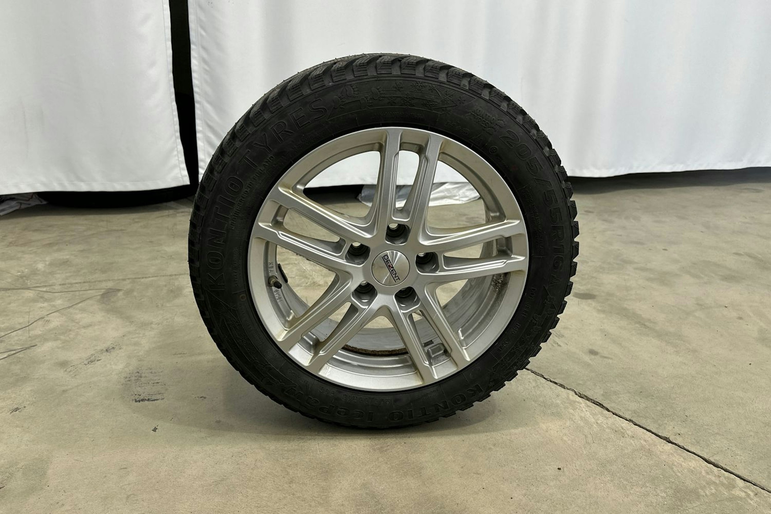 tummanvihreä metalli Toyota Corolla 2019 kuva 10.