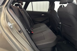 tummanvihreä metalli Toyota Corolla 2019 kuva 12.