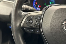 tummanvihreä metalli Toyota Corolla 2019 kuva 17.