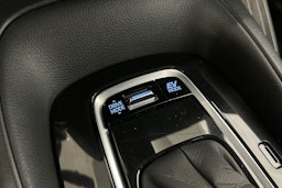 tummanvihreä metalli Toyota Corolla 2019 kuva 24.