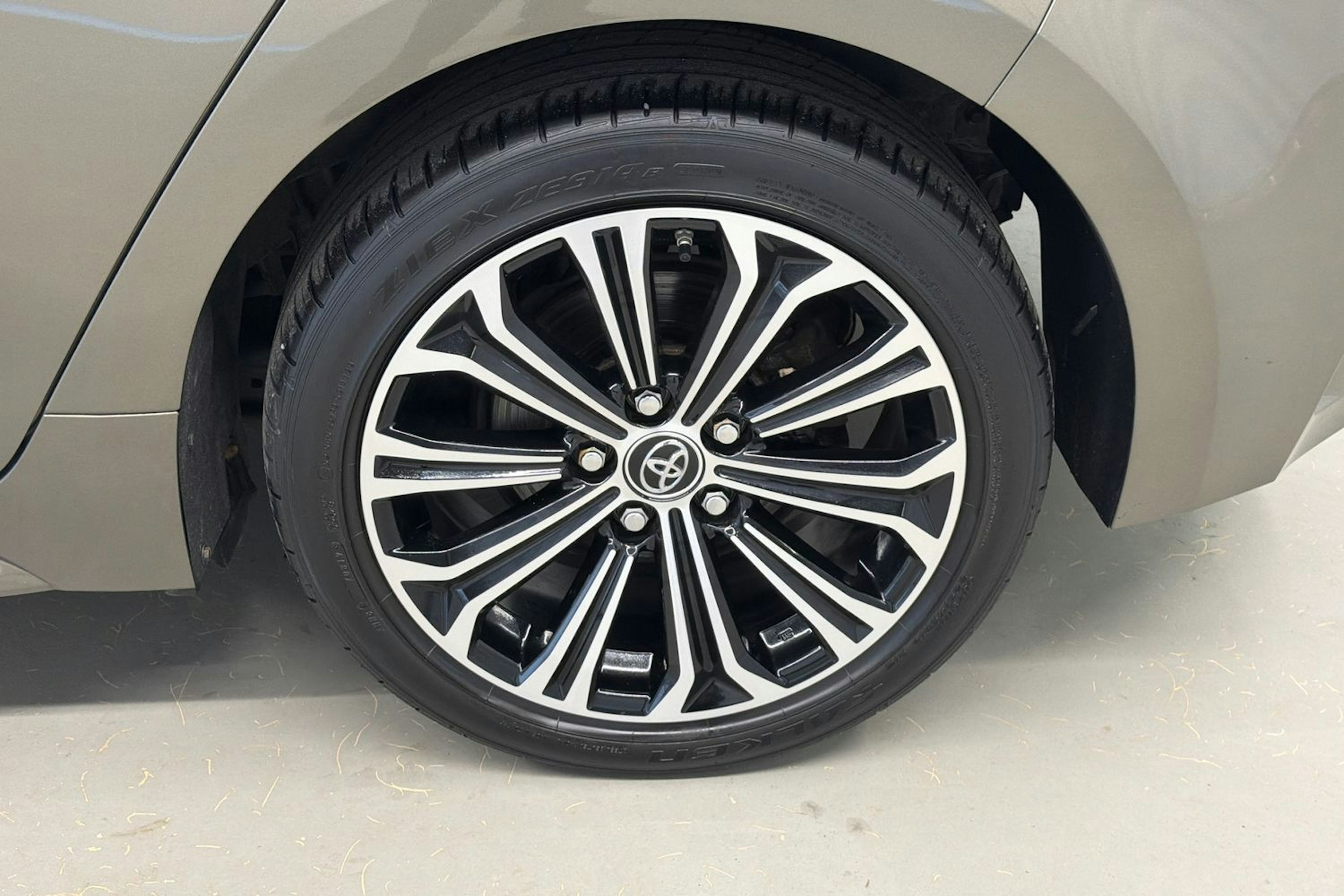 vihreä Toyota Corolla 2019 kuva 11.