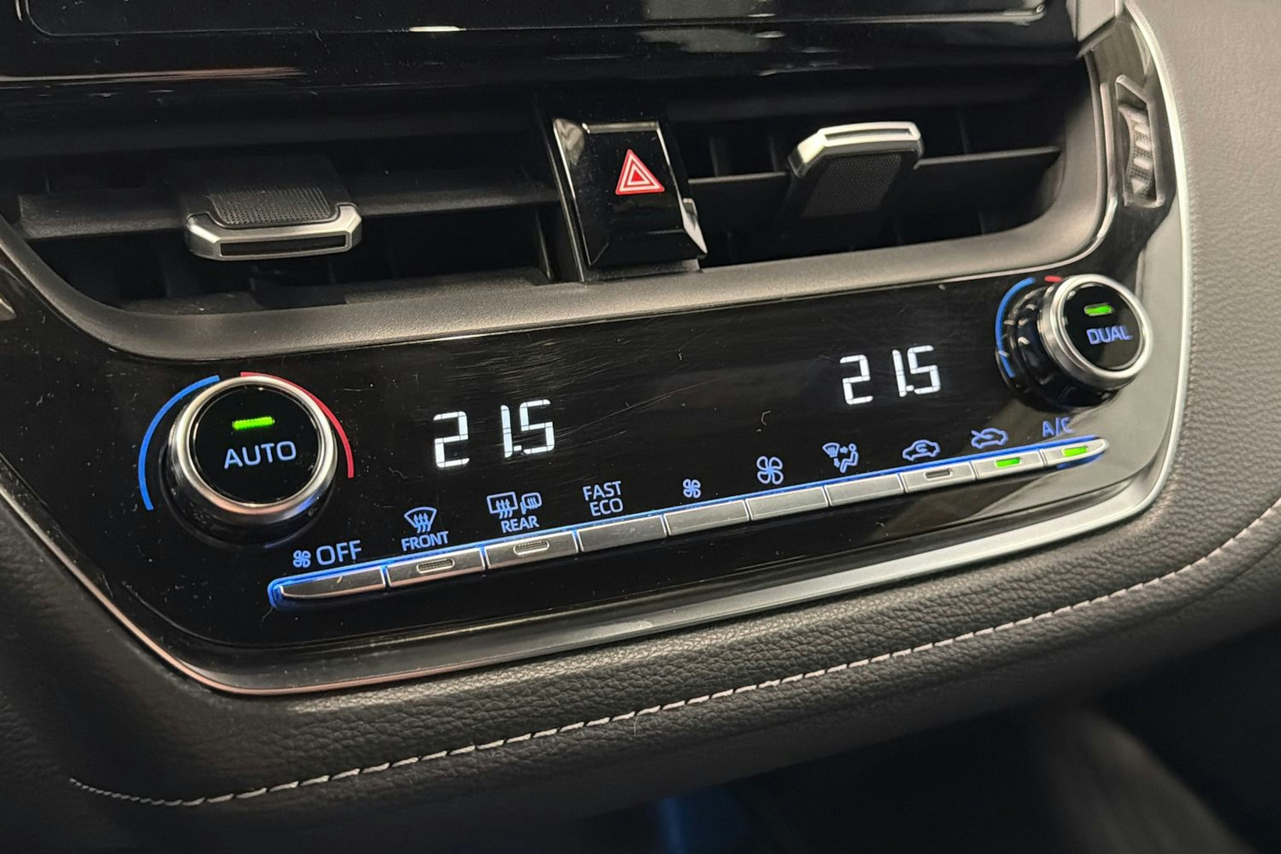 vihreä Toyota Corolla 2019 kuva 18.