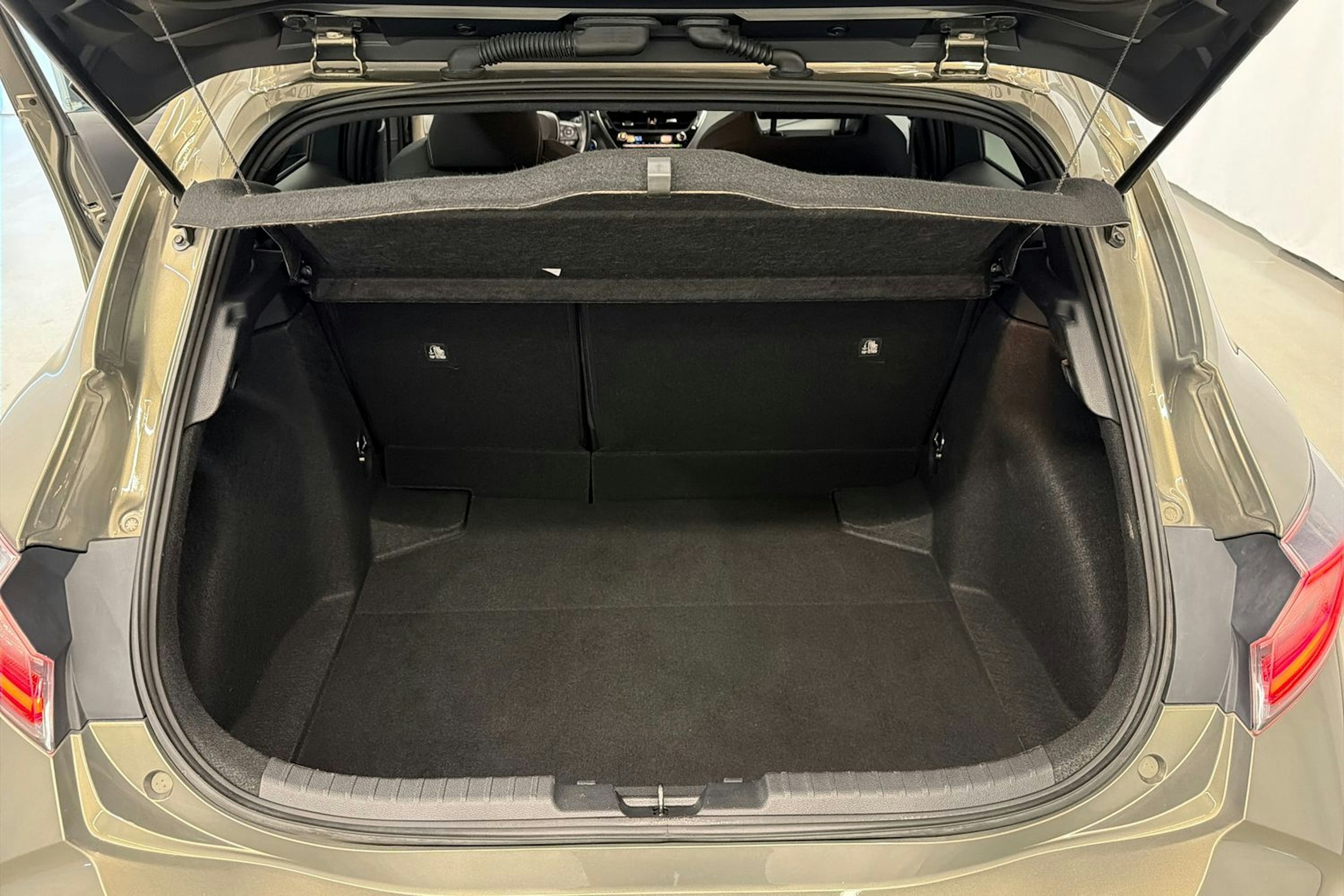 vihreä Toyota Corolla 2019 kuva 20.