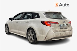 valkoinen Toyota Corolla 2019 kuva 2.