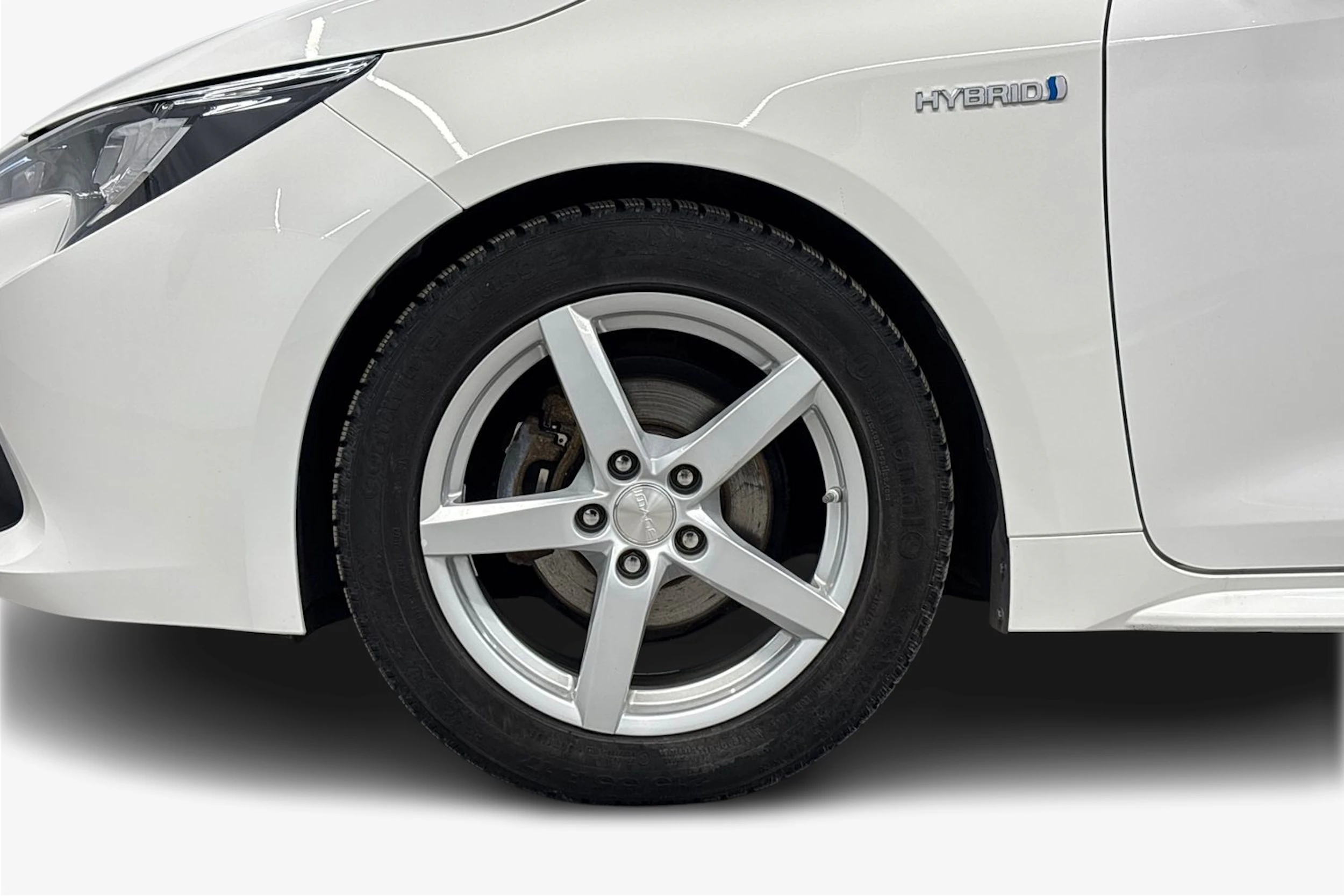 valkoinen Toyota Corolla 2019 kuva 9.