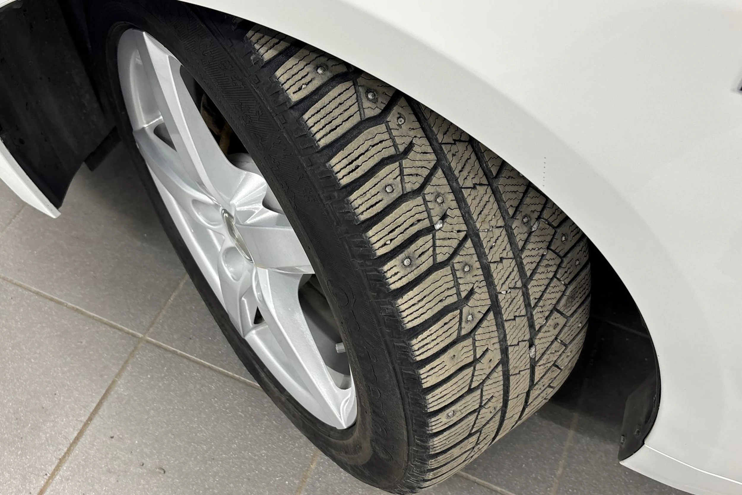 valkoinen Toyota Corolla 2019 kuva 10.