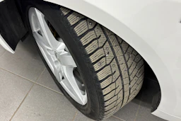 valkoinen Toyota Corolla 2019 kuva 10.