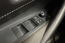 valkoinen Toyota Corolla 2019 kuva 14.